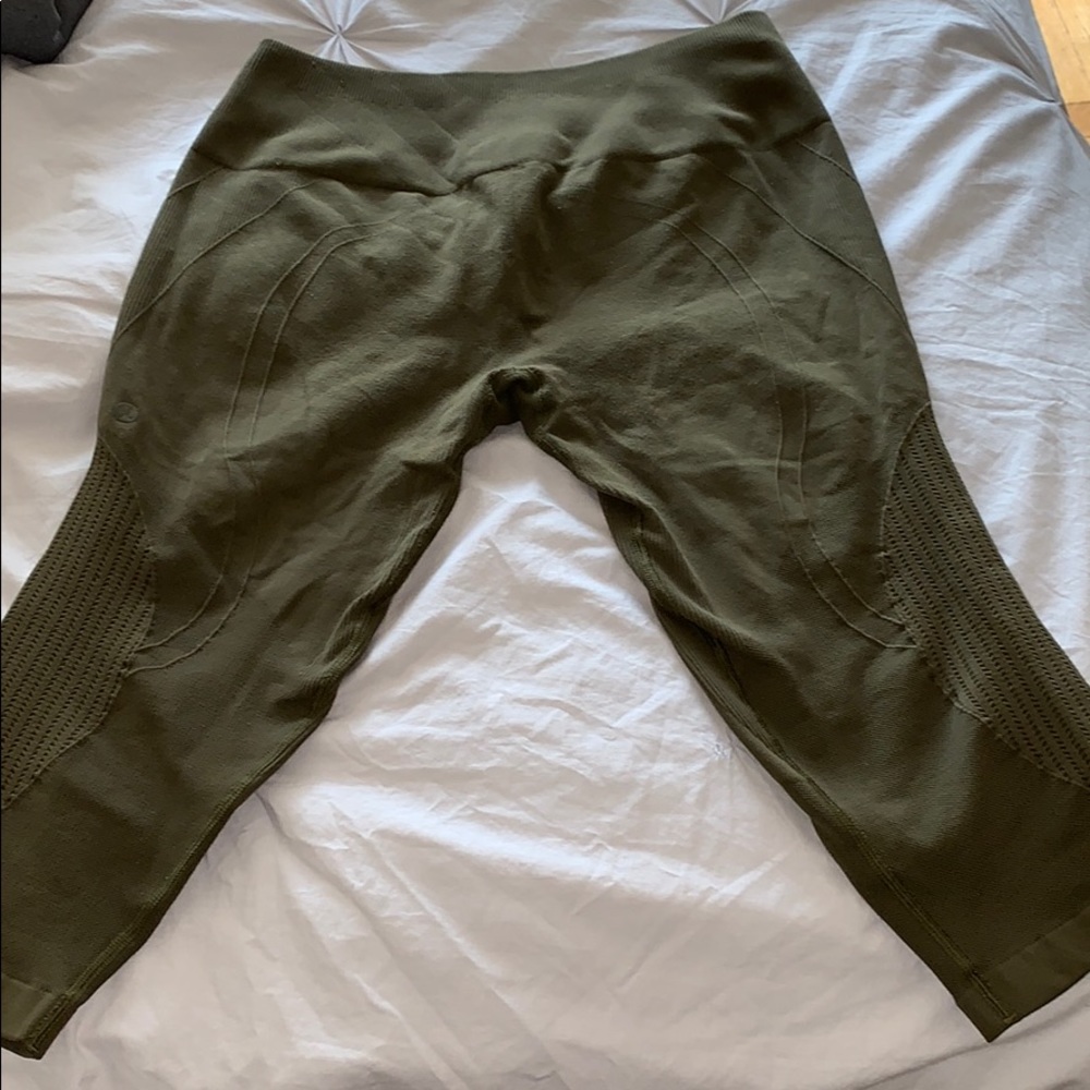 Lululemon green crop leggings